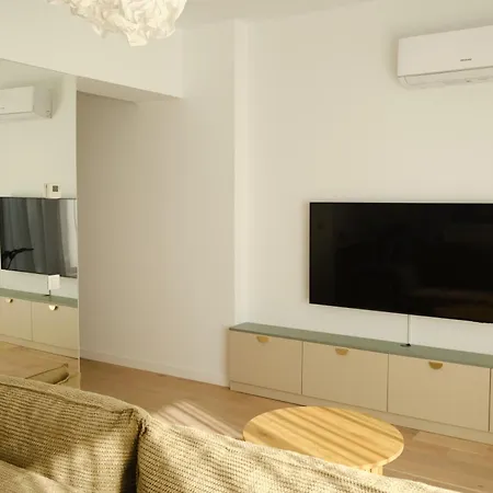 Miss I Cu Un Dormitor I One Cotroceni Park Bucharest